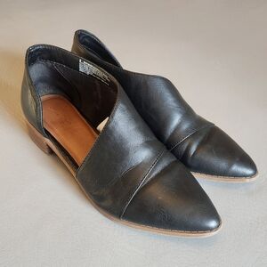 Universal Thread Women's Size 9 Black Shoe/Bootie